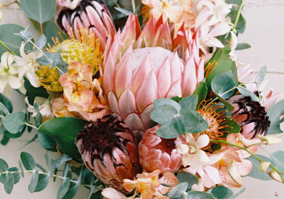Long table floral arrangement workshops